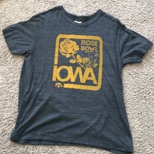 Tailgate brand Iowa Hawkeye Rose Bowl shirt